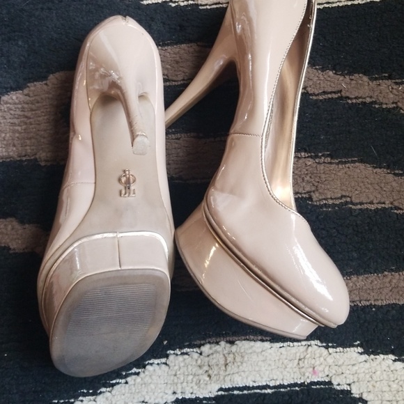 Heel - Picture 3 of 6